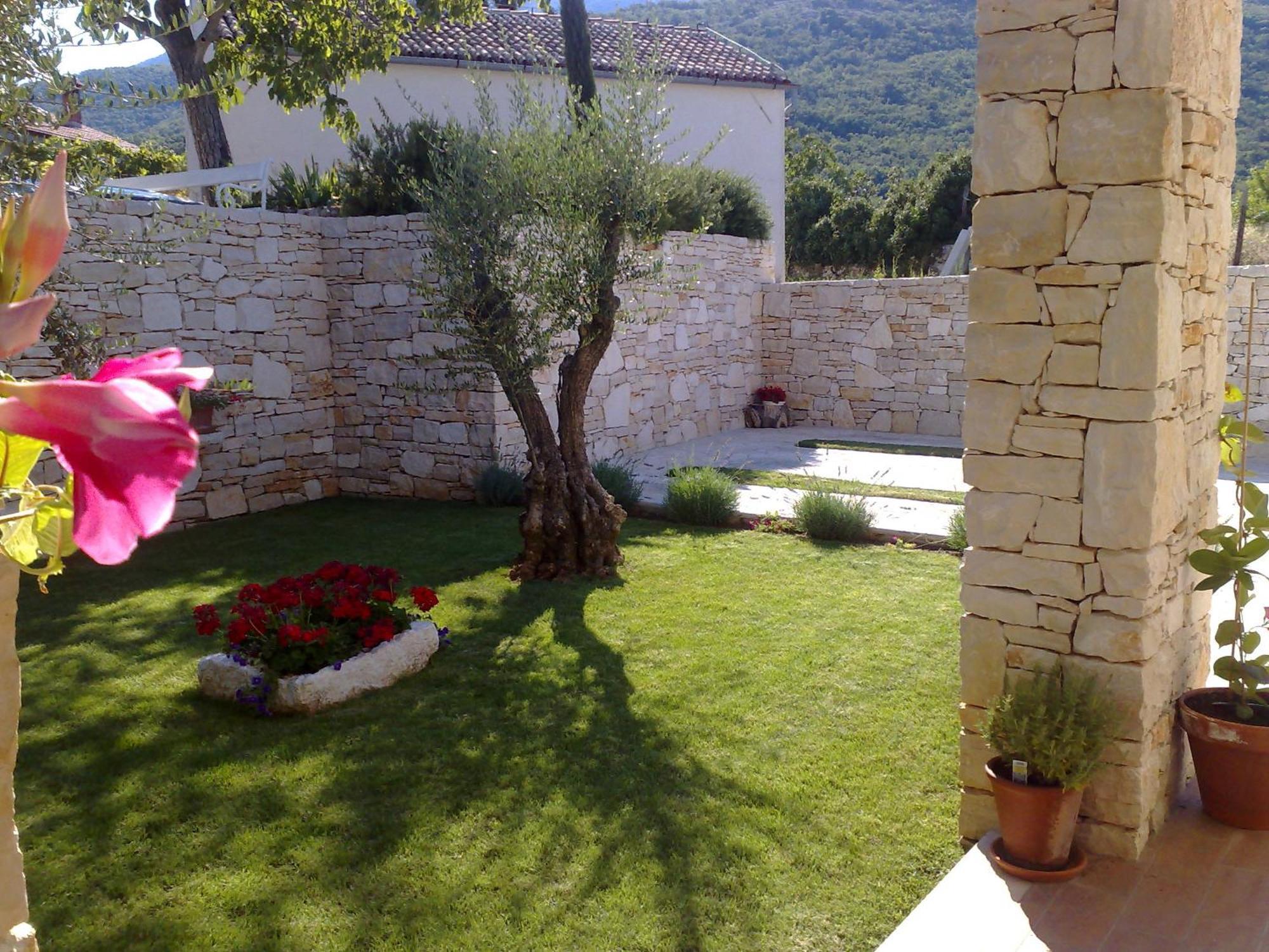 Apartments Villa Ina Brseč Eksteriør billede