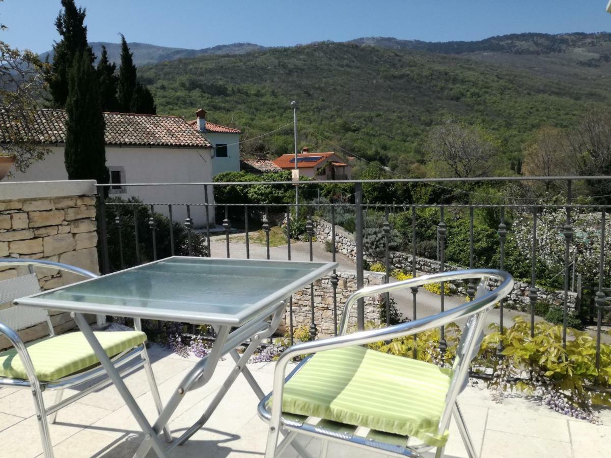 Apartments Villa Ina Brseč Eksteriør billede